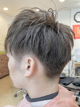 カットハウス はさみの部屋 メンズショートレイヤー/ツーブロック刈り上げ/オリーブアッシュ