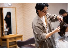 【一木　快斗】縮毛矯正、コテ巻き風パーマ、韓国風、トレンド技術は一木にお任せ！