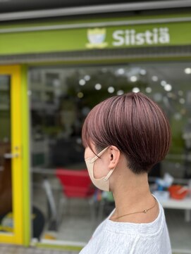 シースティア(siistia) 《ピンクベージュ×カリアゲショート》