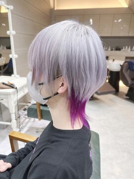 デイズ(days) シルバーカラーツーブロック ウルフカットブリーチデザイン