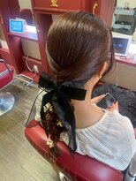 ジュリアンマーラ(Julien Mara) ベロアリボンでシックに/ローポニー/大人可愛い/結婚式/お呼ばれ