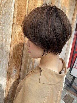 アヘッド(ahead) 無造作前下り大人ショート