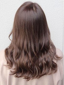 セブンフォーヘアー(Seven for hair)の写真/【三宮徒歩1分/Organicカラー+ASIA TR ¥7500】明るい白髪染めもOK◎上品で透明感のある仕上がりに♪