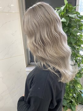 ジーニーホリエ(Geniee horie) Geniee horie 【 ペールミルクティー 】