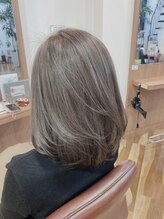 【お客様の仕上がりのご紹介】 派手すぎない極細ハイライトカラー