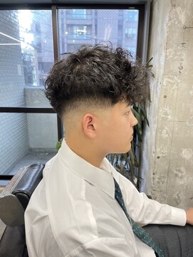 ロンド ローガン 名駅(Lond LOGAN) スペインカール/名古屋/名駅/フェード/パーマ/カット