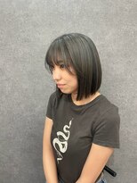 ジャスミンバイカルフール(JASMINE by carrefour)&nbsp;グレージュハイライト×切りっぱなしボブ