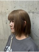 オリーブベージュカラー