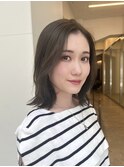 センター分けミディアム前髪なしミディアム 外ハネボブ 大人ボブ