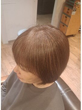 アットティー 金沢文庫(at tee...) ｢脱白髪染めハイライト×丸みショート｣