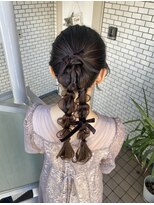 編み下ろし　参列ヘア　ツインアレンジ　ツインポニー