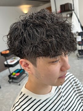 フゥ 宇都宮(FeU) 栃木メンズパーマメンズカットセンターパートメンズマッシュ緩め