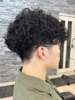 ヘアーアンドビューティーガーデン(HAIR AND BEAUTY GARDEN) メンズパーマメンズカットセンターパートメンズマッシュウルフ