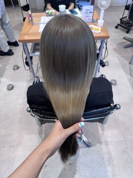 ヘアーエスクールエミュ(hair S. COEUR emu) グレージュ