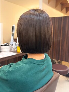 グランドール 下曽根店(Grandoll) 【切りっぱなし】艶ボブ【【下曽根駅】】