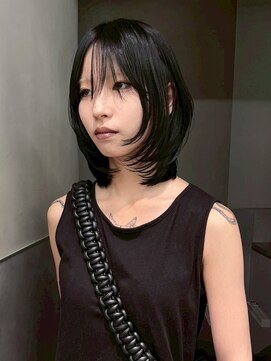 暗めカラーミディアムおくれ毛顔周りレイヤー_ba561661