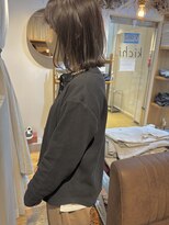 キチ(kichi.)&nbsp;[kichi.] カーキベージュ×結べる長さのレイヤーロブ