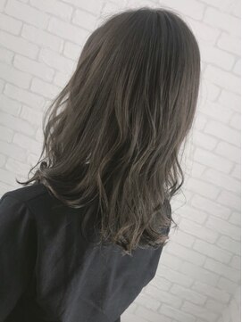 ラヴリア クルメ(LOVERIA KURUME) ≪LOVERIA KURUME/久留米≫外人風グレージュ