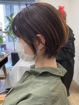 ネオリーブ クーロ(Neolive curro) 小顔ショートボブ×白髪ぼかしハイライト[ショート/ハイライト]