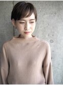 【amt.】グレージュ×耳かけショート