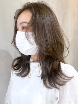 アイティーバイアルバム 藤沢店(IT by ALBUM) オリーブレイヤーカット_くびれヘアビタミンカラー_ba330211