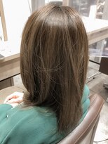 ビースリー ロア&nbsp;イルミナカラー×ミディアムスタイル 3/3