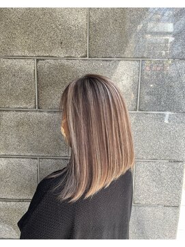 エミーバイモアムー(Emmie byMoremuu) ハイライトハイライト