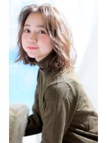 アイビー(Ivy)&nbsp;くびレイヤーエモージュ前髪マチルダボブインナーグレージュ