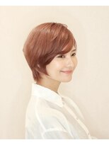 アンベリールフルー(EMBELLIR fleur)&nbsp;分け目無しカールスタイル　３０代４０代５０代　表参道青山