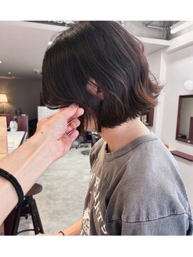ルックアット(Look at) 【Look at】20代30代40代ウェーブボブ切りっぱなし外ハネ