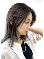 カームバイブージー(CALME by bougie)&nbsp;切りっぱなしミディアムの顔周りレイヤー