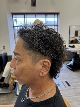 エムズ ヘアーコロラドロック(M's HAIR Colorado Rock) ぐるぐるスパイラルパーマ