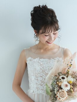 ユニークスタンダード(UNIQUE STANDARD)の写真/【北新地駅30秒】ヘアセット¥1500～☆ブライダルや二次会におすすめ！ヘアセットだけでなくメイクも対応♪