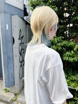 フラム 渋谷(flamme) ブロンドウルフ×水色インナーカラー