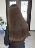 オリーブベージュ