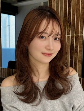 ファルベ(Farbe) 大人ガーリー 似合わせカット ミディアムレイヤーカット