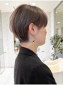 耳掛け丸みショート× ラベンダーグレージュ style by 田爪