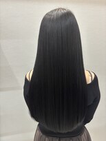 フラム(FRAM.)&nbsp;ツヤを引き立てたロングスタイル