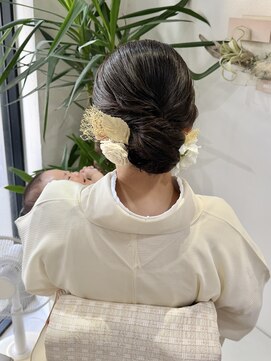ヘアセットサロンエッジ(Edge) お宮参りにシンプルシニヨン