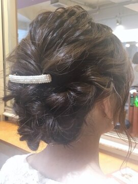 ネオリーブ クーロ(Neolive curro) ふんわりアップスタイル♪