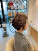 ザイエロー(THE YELLOW)&nbsp;ショートスタイルのハイライトカラー♪