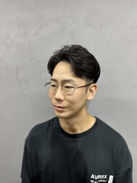 リラン 大宮(Lilan) ダークアッシュ/アッシュブラック/カルマパーマ/ベリーショート