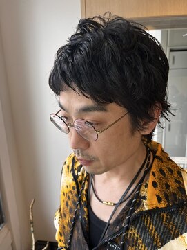 エツニイル(etsuniiru) あえて刈り上げないクシャっとショートスタイル