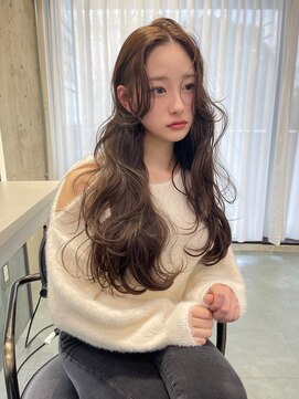 リリー(Lilley) ピンクブラウン×小顔レイヤー×韓国風巻き×髪質改善