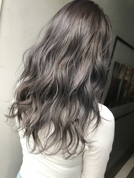 ジーナ(XENA) グレージュハイライト