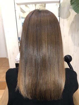 アコンプリッシュ 代官山 恵比寿(accomplish) プラチナミネコラ