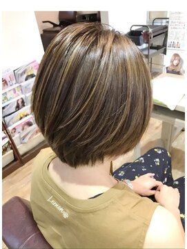 ショートボブハイライトカラー L フェリスディーレ Felice Deele のヘアカタログ ホットペッパービューティー