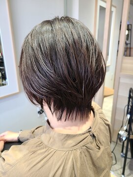 ヘアサロン R3 お手入れ簡単ショートヘアー8