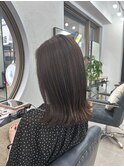 切りっぱなしロブ×白髪ぼかしハイライト