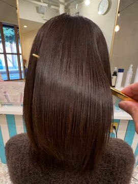 ソラ(SORA) 圧倒的艶感♪弾む気持ちに♪《髪質改善美髪縮毛矯正》